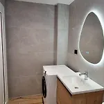 Cozy White House - Near Apartamento