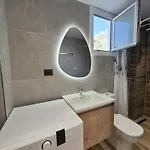 Cozy White House - Near Apartamento
