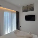 Cozy White House - Near Apartamento Ksamil