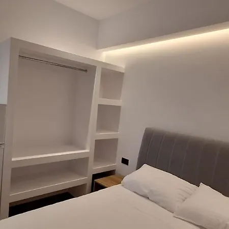 Cozy White House - Near Private Jacuzzi Apartamento Ksamil