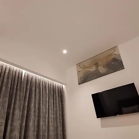 Cozy White House - Near Private Jacuzzi Ksamil