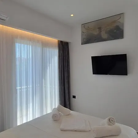 Cozy White House - Near Private Jacuzzi Apartamento Ksamil