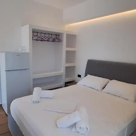 Cozy White House - Near Private Jacuzzi Ksamil