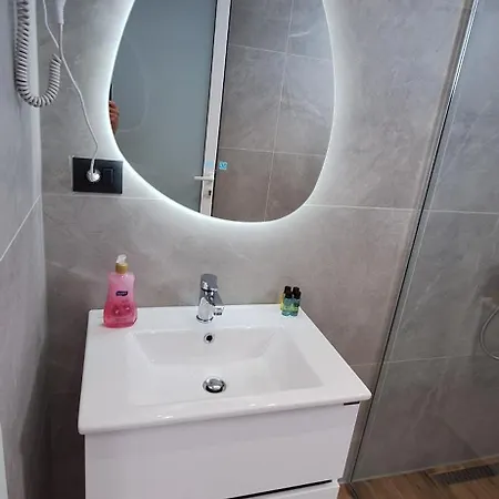 Cozy White House - Near Private Jacuzzi Apartamento *
