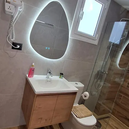 Cozy White House - Near Private Jacuzzi Apartamento *