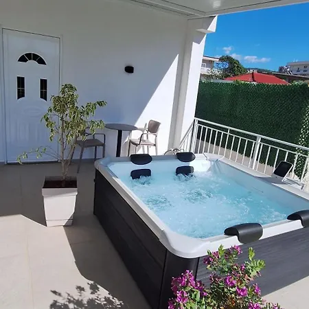 Cozy White House - Near Private Jacuzzi Ksamil