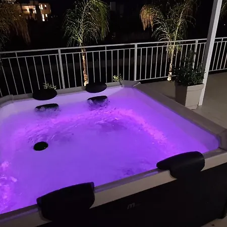 Cozy White House - Near Private Jacuzzi Lägenhet Ksamil