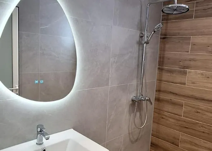 Cozy White House - Near Apartamento Ksamil